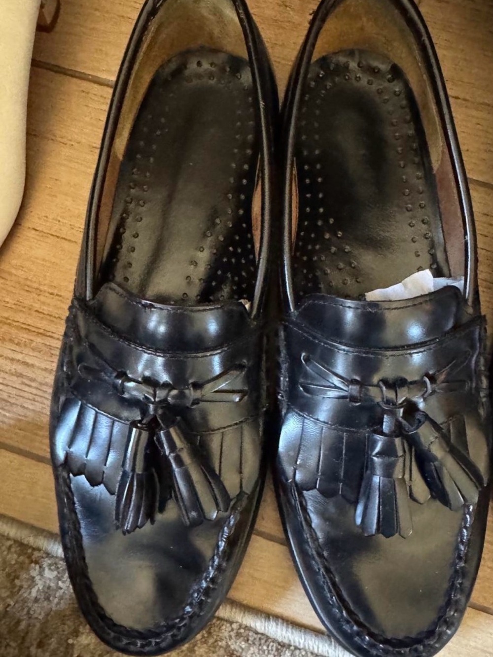 G.H. Bass vintage Men's Black Tassel Kiltie Loafers Size 9